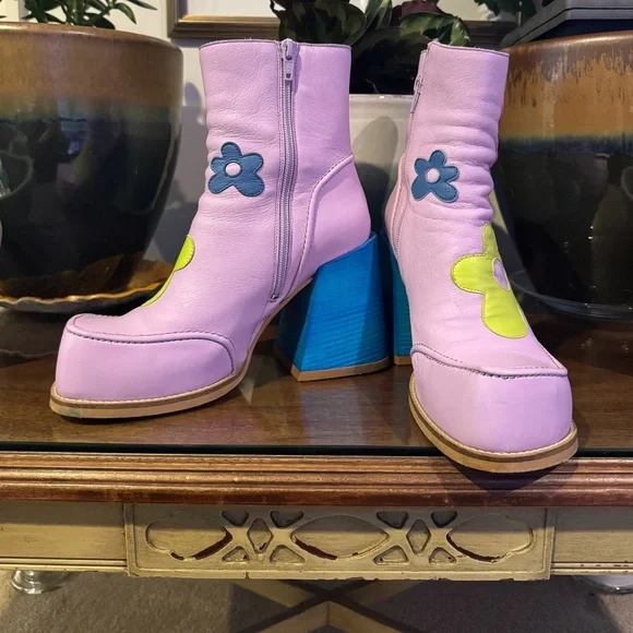 Vogtalk Rory flower zip-up boots; Size 8 - Picture 2 of 4